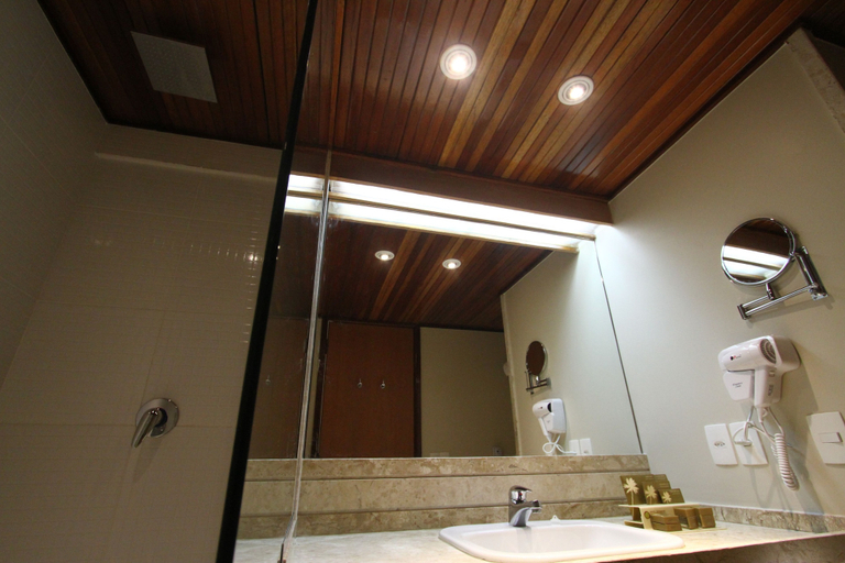 Bathroom 5, Hotel Atlante Plaza, Recife