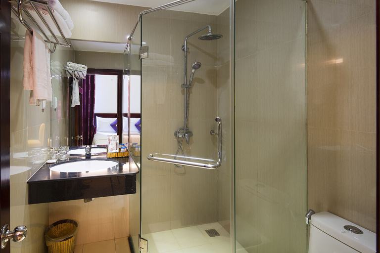 Bathroom 4, Majestic Nha Trang Hotel, Nha Trang