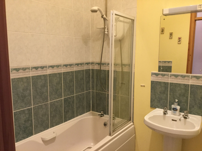 Bathroom, Inverness Apartments - Courtyard, Highland