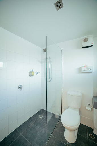 Bathroom 5, Airport Delta Motel, Christchurch