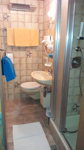 Bathroom 3, Hotel Tautermann, Innsbruck