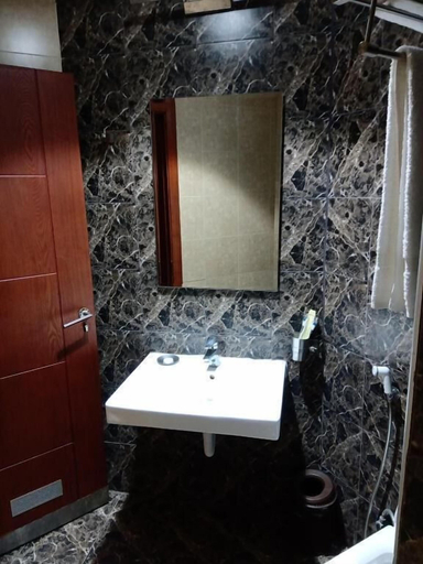 Bathroom, Seven Days Hotel, Aqaba