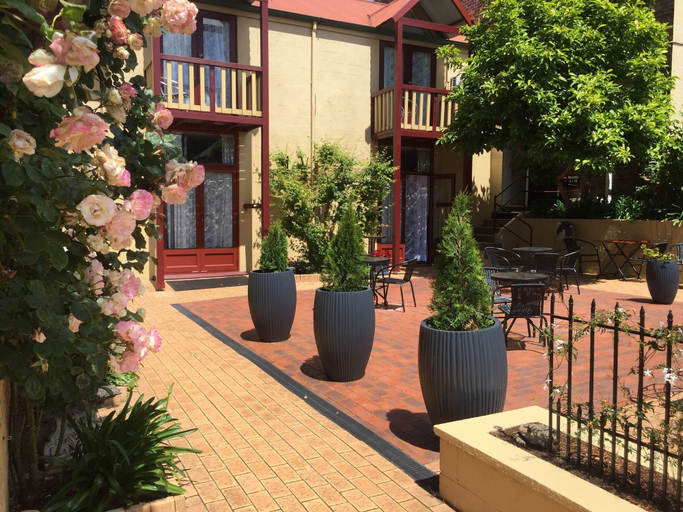 Exterior & Views 2, Art Hotel on York, Launceston - Pt B