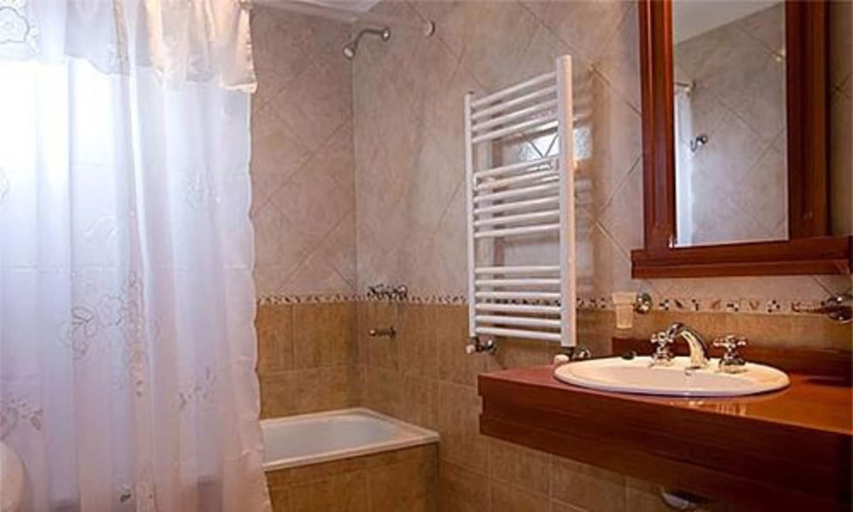 Bathroom 5, Hosteria El Paraiso, Lago Argentino