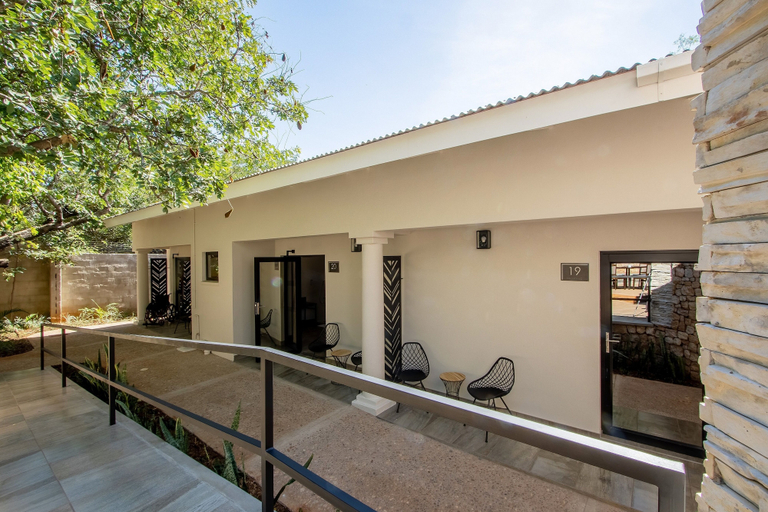 Exterior & Views 2, Nkosi Guest Lodge, Hwange