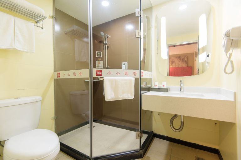 Bathroom, Ibis Xi'an Bell Tower East Hotel, Xi'an
