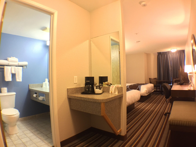 Bathroom 4, Super 8 by Wyndham Fort Frances, Rainy River