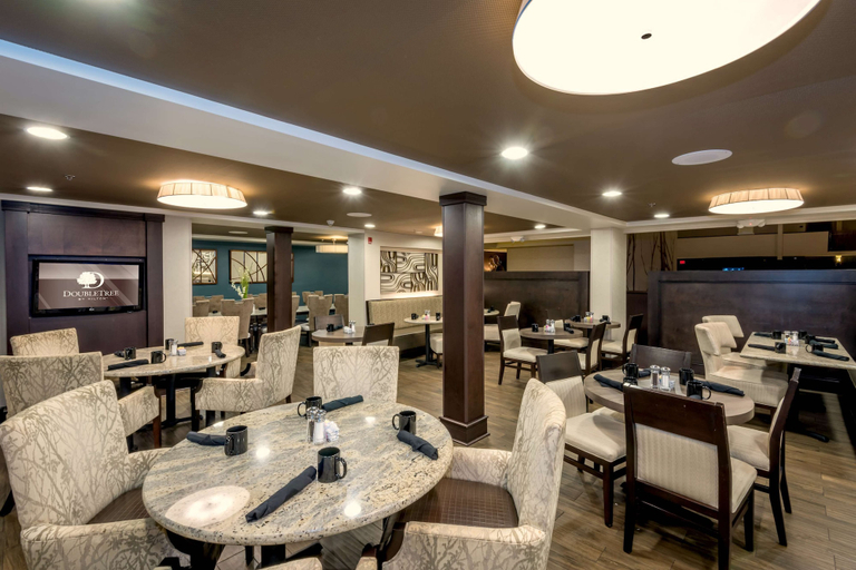 Food & Drinks 5, Doubletree by Hilton Hotel Montgomery Downtown, Montgomery