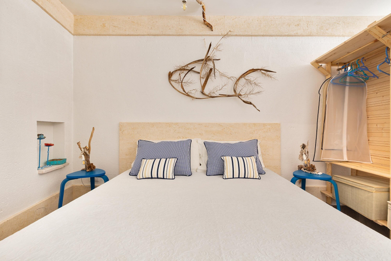 Room 5, 2184 Mono Chicca Blu, Taranto