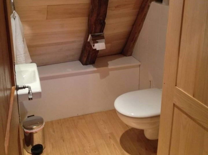 Bathroom, Maison Milou, Dordogne