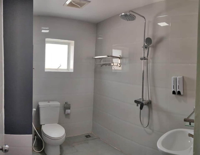 Bathroom 3, Motel Minbu, Minbu