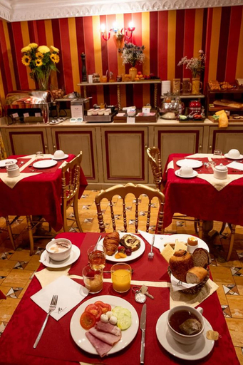 Food & Drinks 4, Villa Royale, Paris