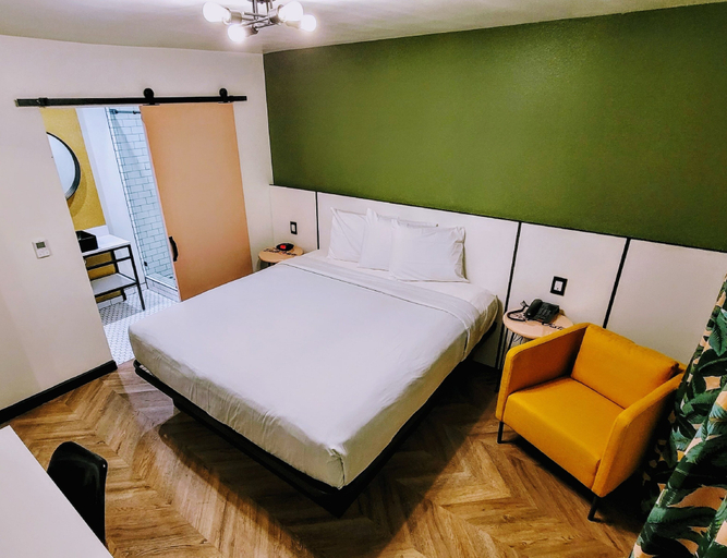 Bedroom 1, Bell Vista Motel, Los Angeles