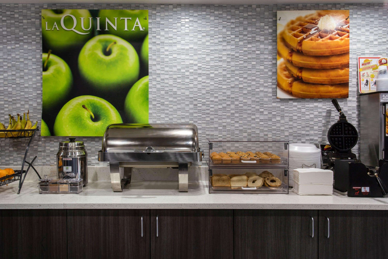 Food & Drinks 5, La Quinta Inn & Suites by Wyndham Effingham, Effingham