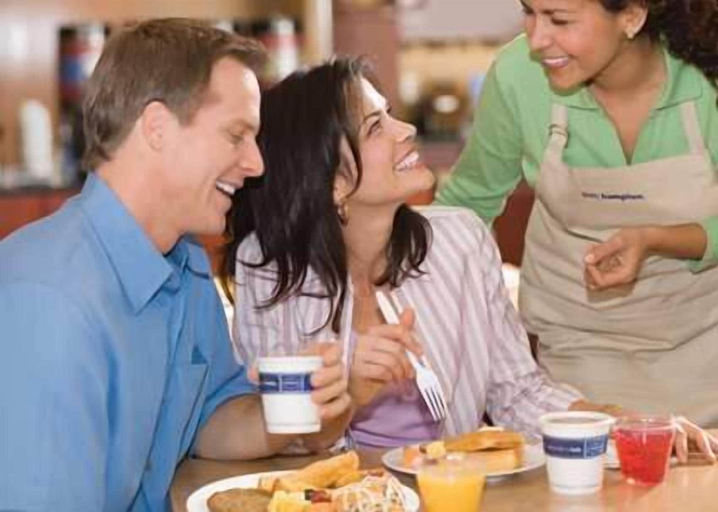 Food & Drinks 5, Hampton Inn Philadelphia/Voorhees, Burlington