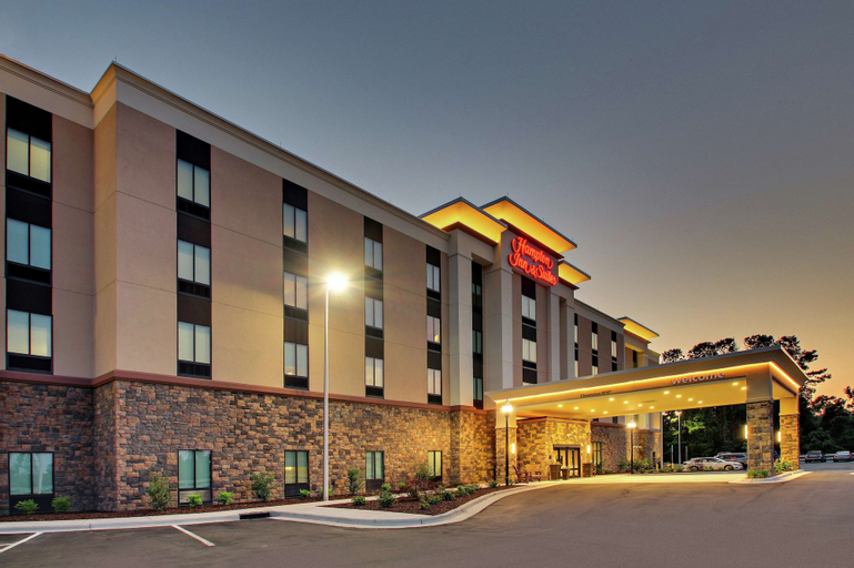 Exterior & Views 30