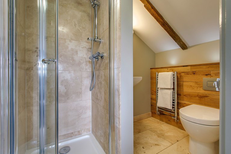 Bathroom 5, The Ingham Swan, Norfolk