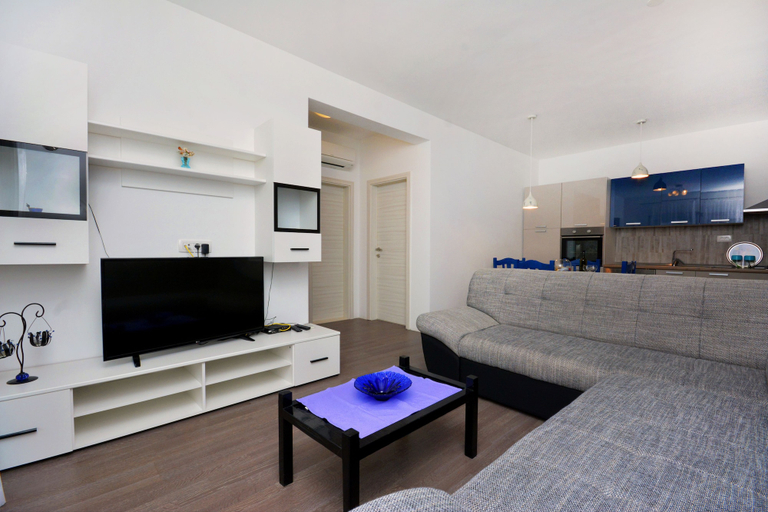 Others 5, Apartment Jure, Podstrana