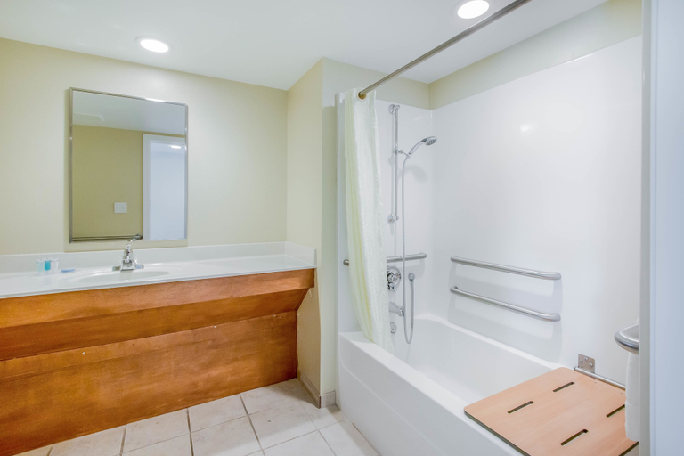 Bathroom 5, Beachside Resort Panama City Beach, Bay