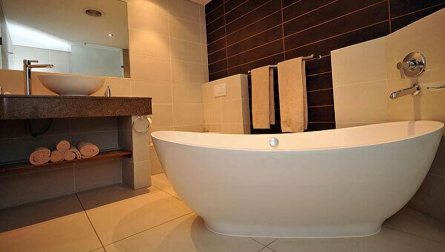 Bathroom 4, Apollo Hotel, City of Johannesburg