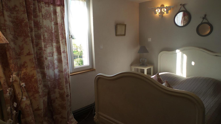 Bedroom 3, Chambres d'Hôtes - Les Vallées, Calvados