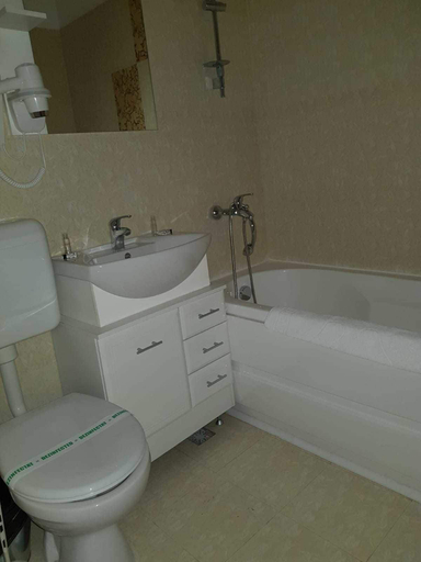 Bathroom 4, Nonna Mia Hotel, Municipiul Bucuresti