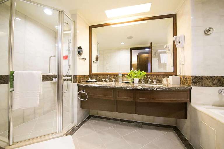 Bathroom 5, Evergreen Plaza Hotel Tainan, Tainan