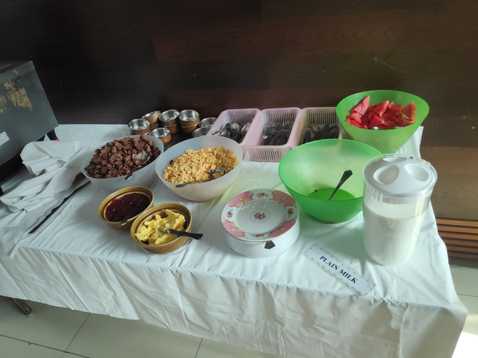Food & Drinks 5, Hotel Aero Deluxe, Sathorn