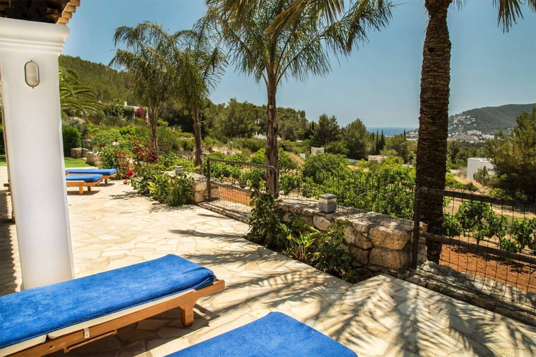Others 5, Villa Maderus, op een Heuvel Midden in de Natuur, Baleares