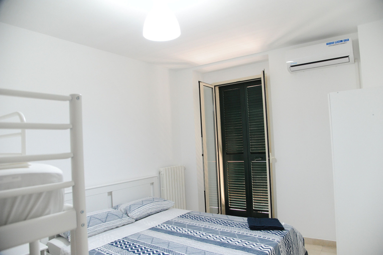 Bedroom 5, Palazzo Grigio, Bari