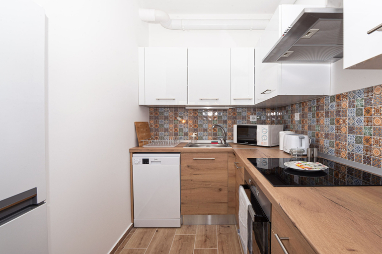 Others 4, WaterFront City Apartments by FirstHost, Budapesti