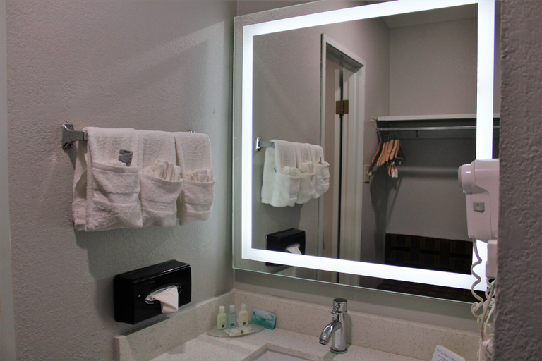 Bathroom 5, Hotel Inn Santa Fe, Santa Fe