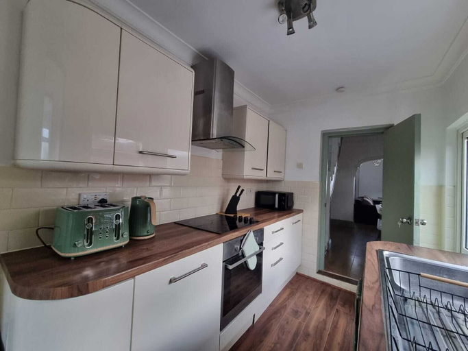 Others 4, Stylishly Designed House Dartford, Kent