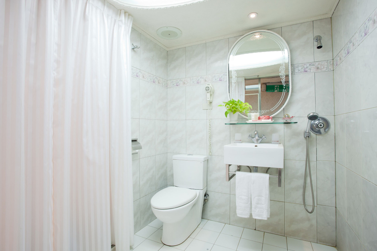 Bathroom 4, Erin Hotel, Taipei City