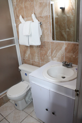 Bathroom 3, Tamarind Tree Resort