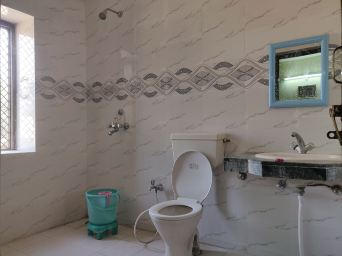 Bathroom 3, Hotel Leela Nikunj, Jaisalmer