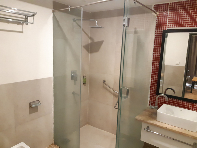 Bathroom 3, Alana Townhouse, Krishna