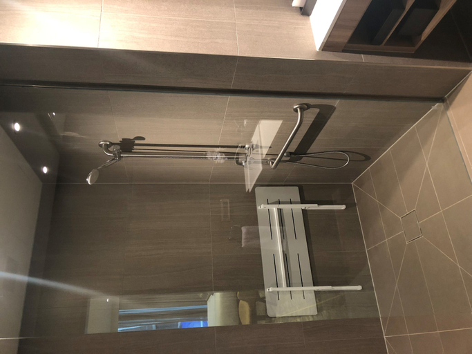 Bathroom 5, Vibe Hotel North Sydney, Sydney