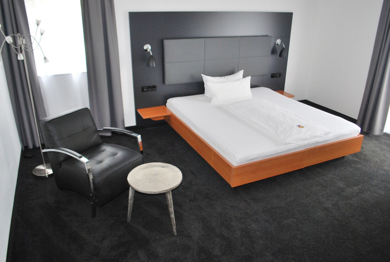 Bedroom 2, Hotel zum Rössel, Germersheim