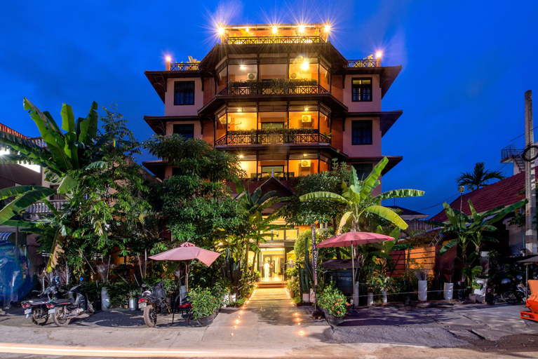 Exterior & Views