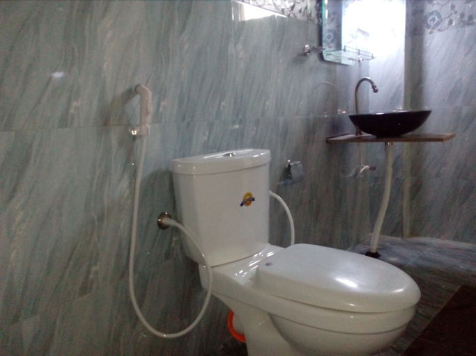 Bathroom 4, House Of Esanya, Katana