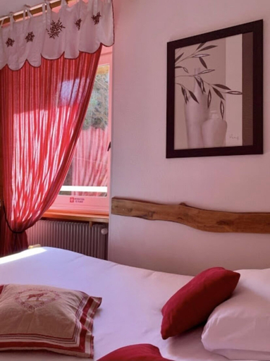 Bedroom 2, Ô Caprice du Guiers, Isère