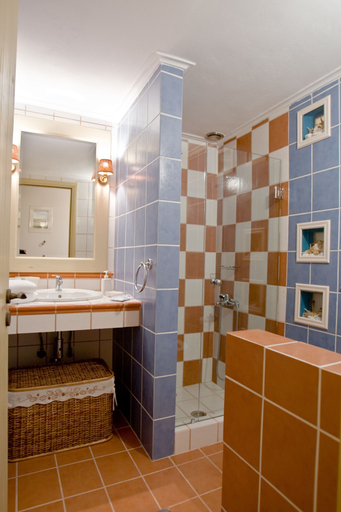 Bathroom 5, Apelon Tiritas Villas, Peloponnese