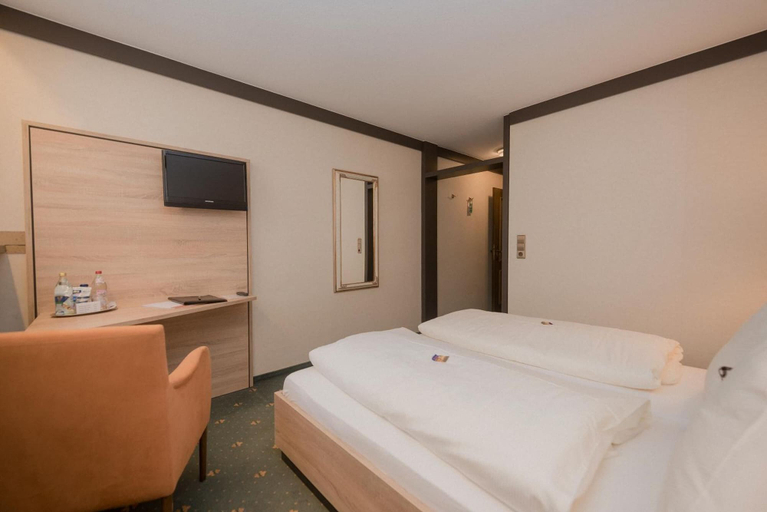 Bedroom 3, Hotel Am Schloss, Neu-Ulm