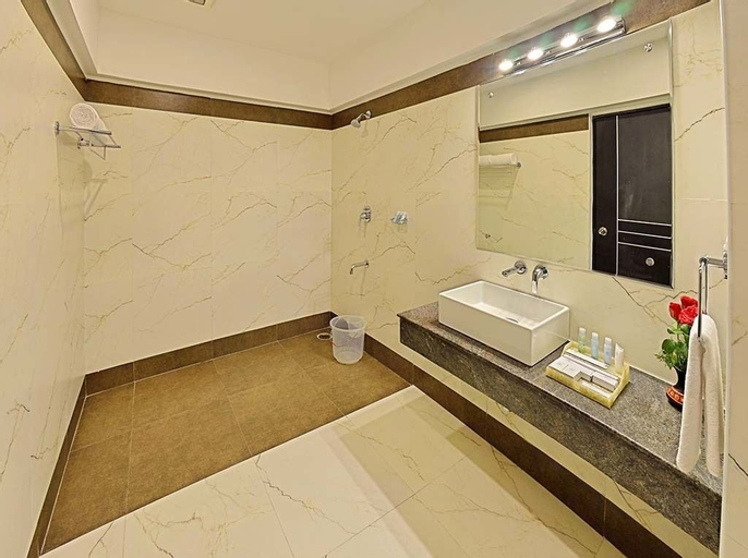 Bedroom 4, Poppys Hotel, Madurai