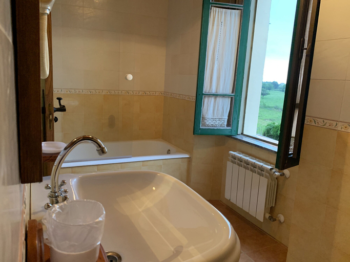 Bathroom 3, Casa da Roxa, Lugo