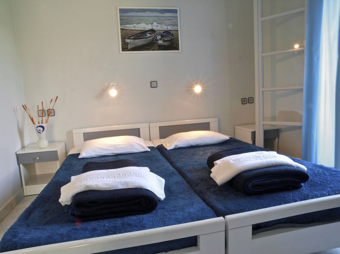 Bedroom, Cormoranos Apartments, Crete