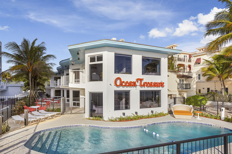 Exterior & Views 1, Ocean Treasure Beachside Suites, Broward