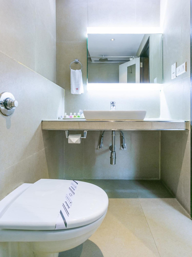 Bathroom 4, The Roa, Mumbai Suburban