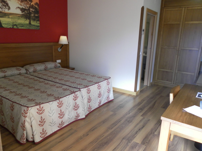 Bedroom 3, Hotel Milagros Rio Riaza, Burgos